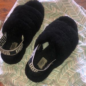 Black slipper Ugg’s
